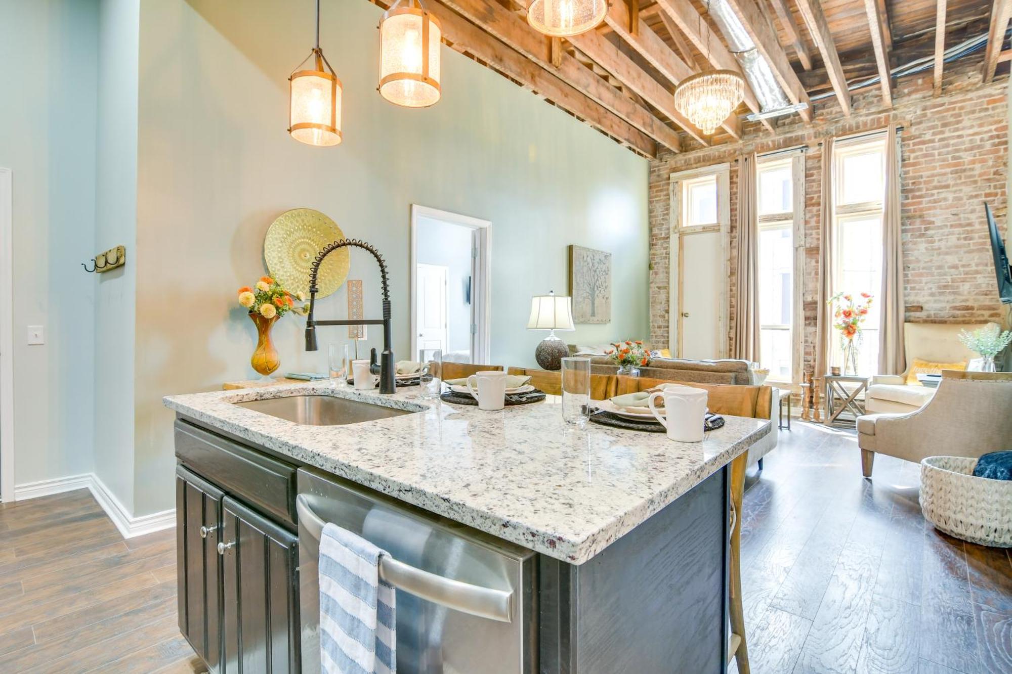 Dtwn Loft In The Heart Of Monett Pets Welcome! Luaran gambar