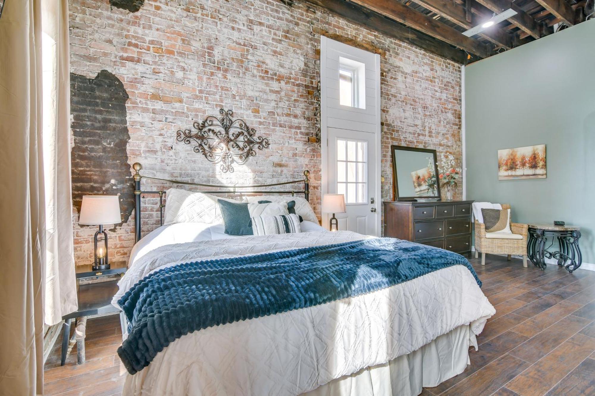 Dtwn Loft In The Heart Of Monett Pets Welcome! Luaran gambar
