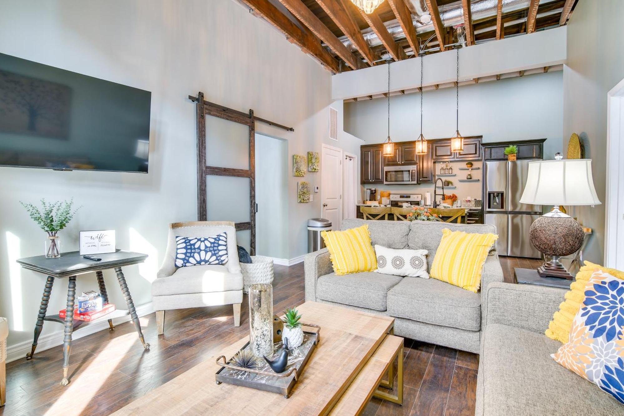 Dtwn Loft In The Heart Of Monett Pets Welcome! Luaran gambar