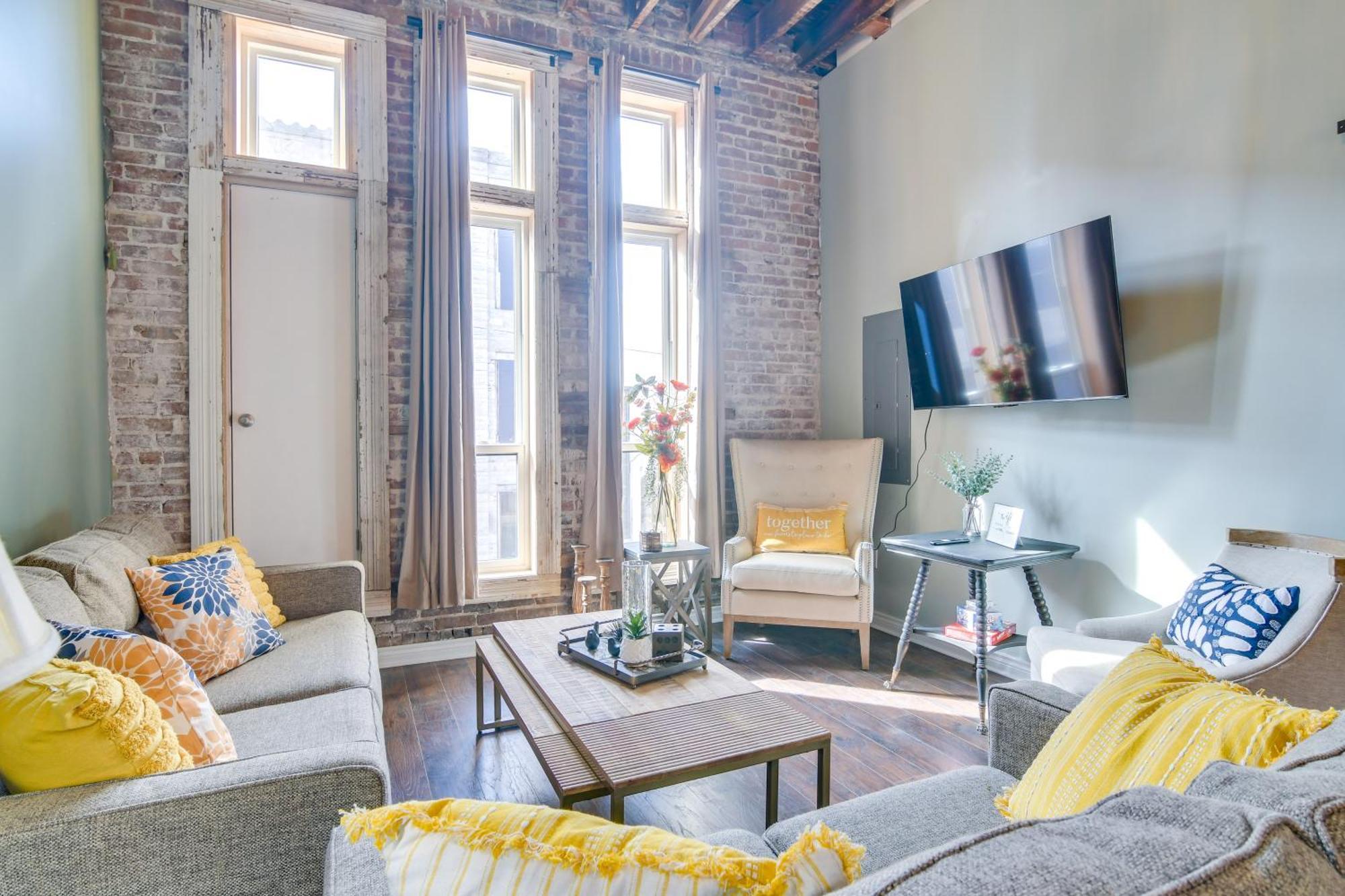 Dtwn Loft In The Heart Of Monett Pets Welcome! Luaran gambar